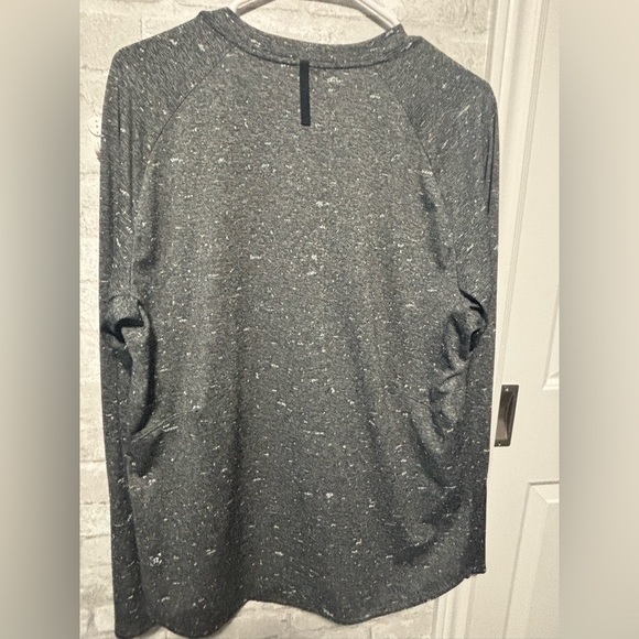 Men's size Large Dri-fit shirt  for running or sports - Picture 2 of 6